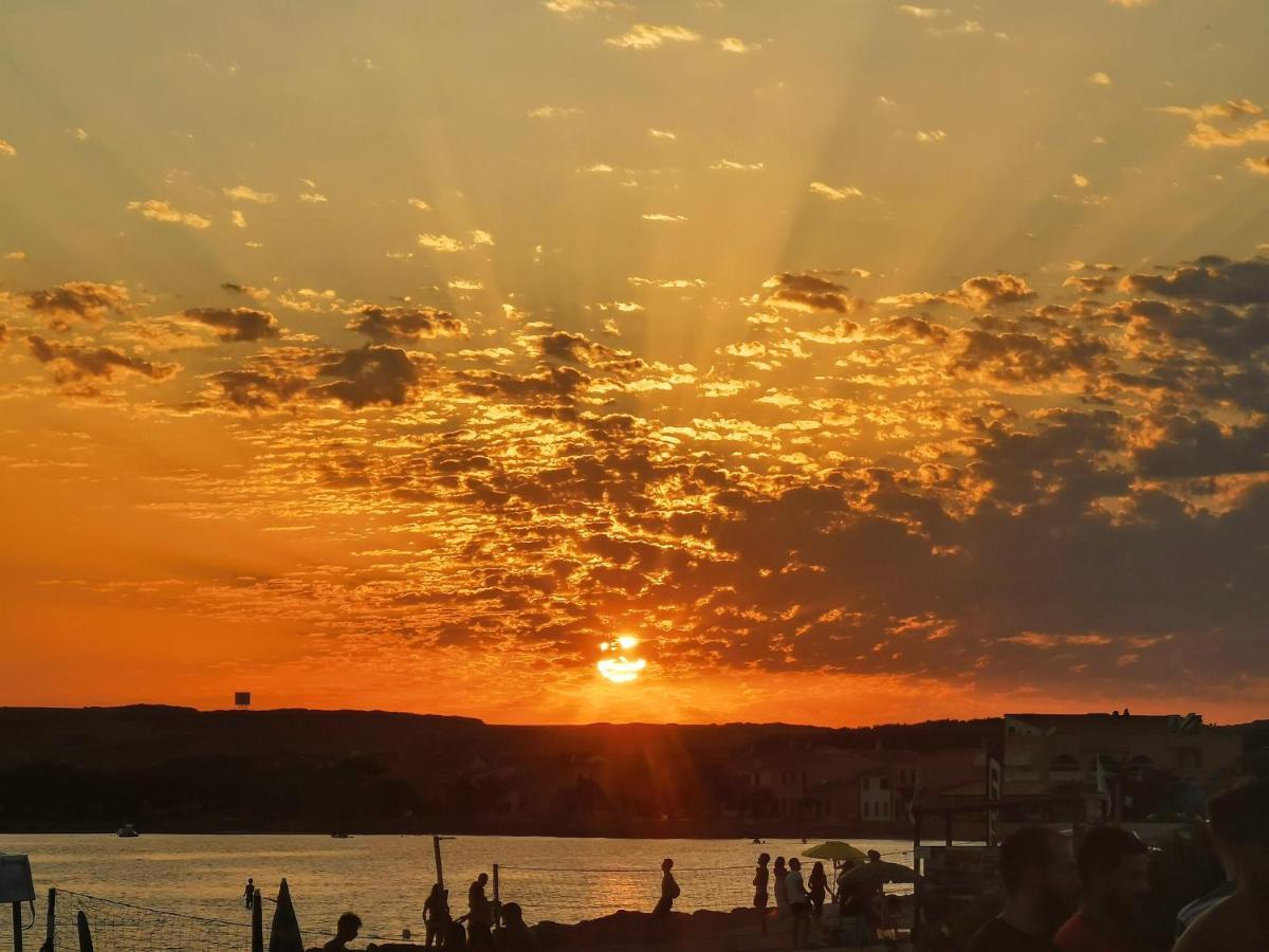 A Serenai - Elegante Appartamento In Centro Oristano Dış mekan fotoğraf